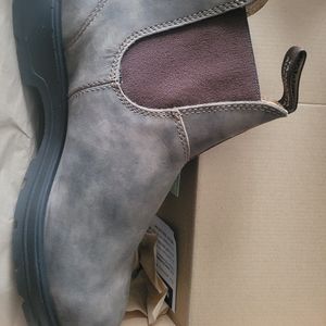 Brand new in box Blundstone Unisex Winter Boots